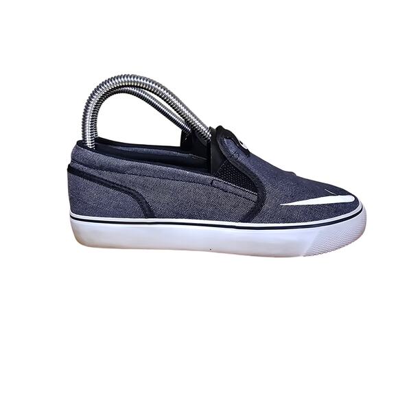 Nike Toki Low Black  and White Canvas Slip Ons, size Youth 5 Womens Size 7 - Picture 5 of 8